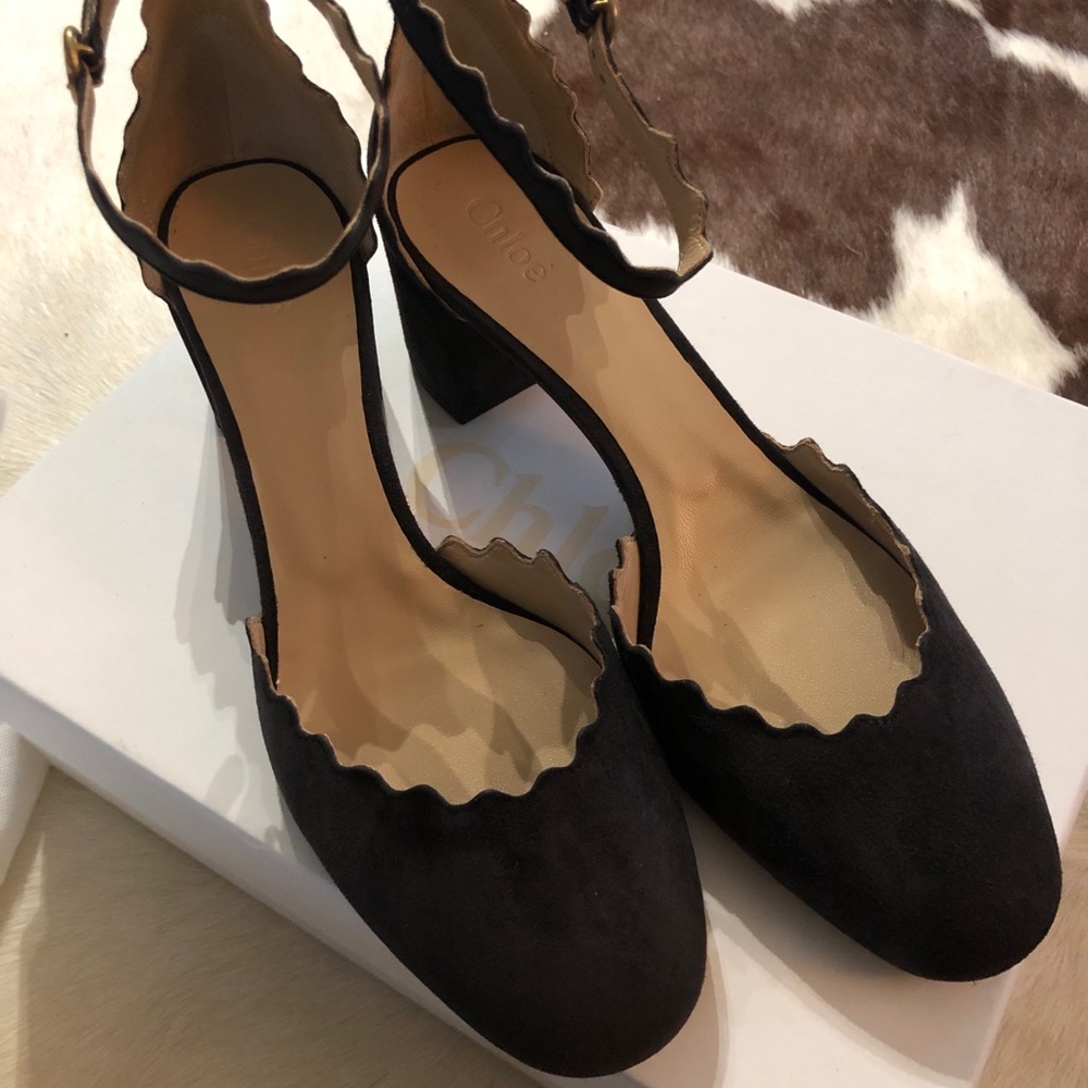 Chloe Lauren pumps in charcoal black